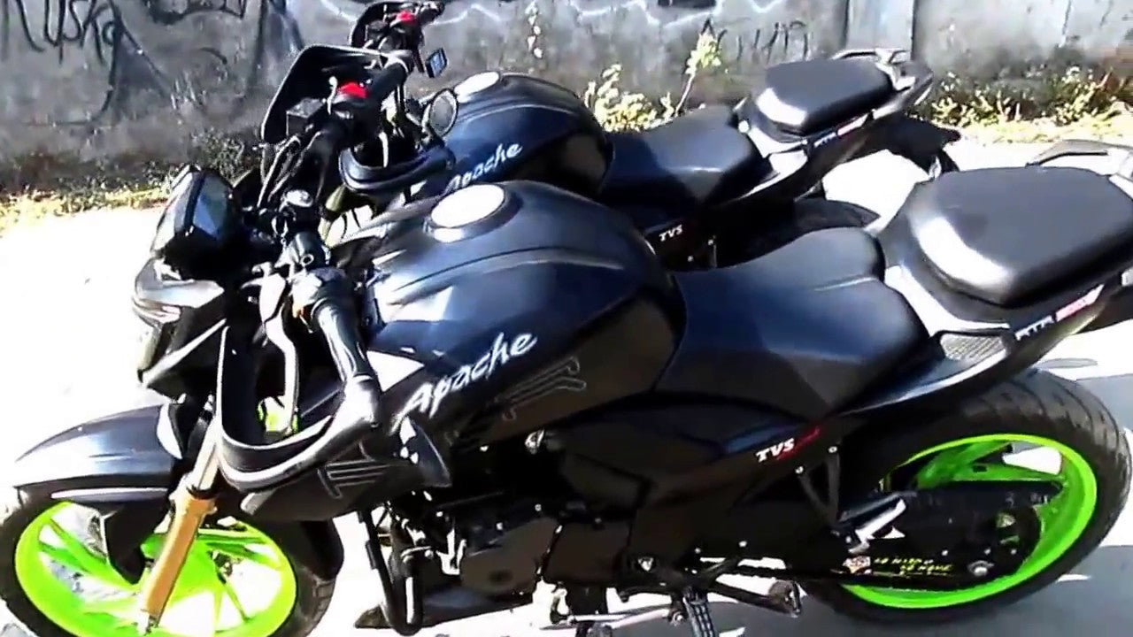 Apache 200 4V Tank Cover style